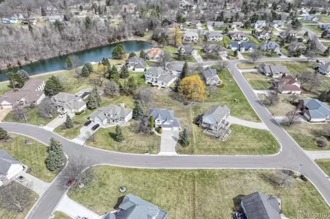 View/Area - 6476 Stonebrook Ln, Flint, MI 48433 photo 2 of 5