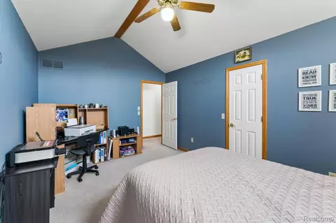 Bedroom - 6476 Stonebrook Ln, Flint, MI 48433 photo 3 of 9