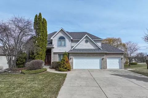 Exterior - 6476 Stonebrook Ln, Flint, MI 48433 photo 2 of 10