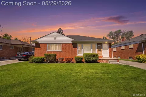 24237 Roxana Ave, Eastpointe, MI 48021