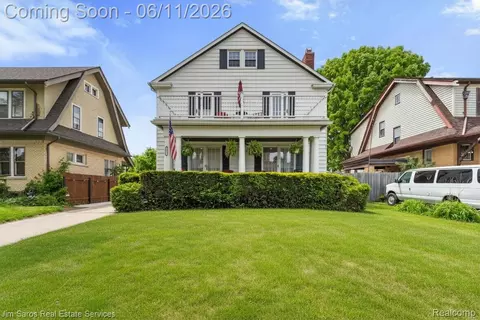 1215 Nottingham Rd, Grosse Pointe Park, MI 48230