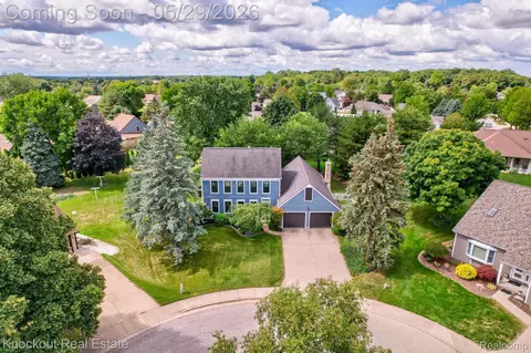 7 Rupprecht Ct, Frankenmuth, MI 48734