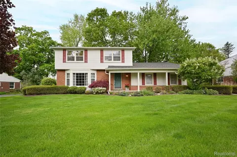 2648 Kopson Ct, Bloomfield Hills, MI 48304