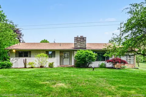 791 Kline Rd, Oakland, MI 48363