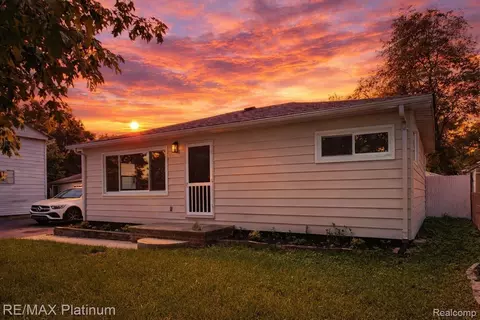 208 Devonshire St, Ypsilanti, MI 48198