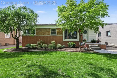 332 E Parker Ave, Madison Heights, MI 48071