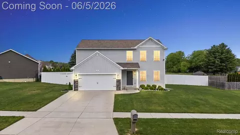 461 Golfside Dr, Lapeer, MI 48446