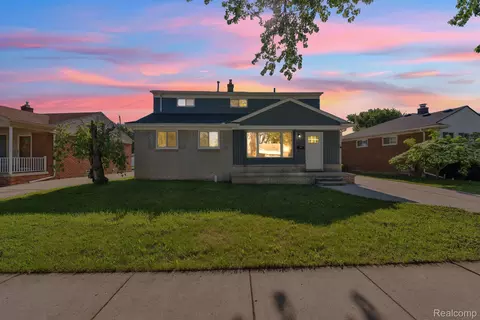 3043 Green St, Lincoln Park, MI 48146