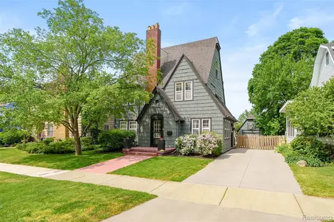 2430 Outlook St, Kalamazoo, MI 49001