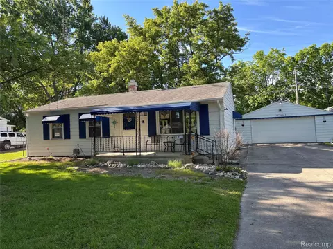 6405 Springdale, Grand Blanc, MI 48439