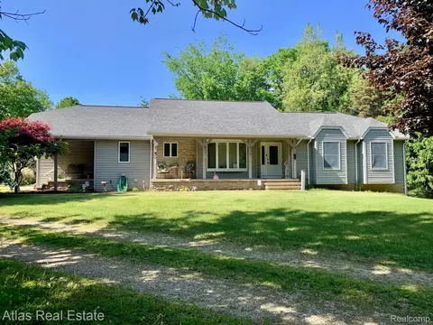 6075 Mayville Rd, Koylton, MI 48727