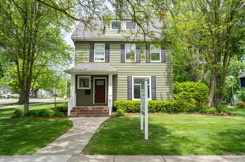 640 W University Dr, Rochester, MI 48307