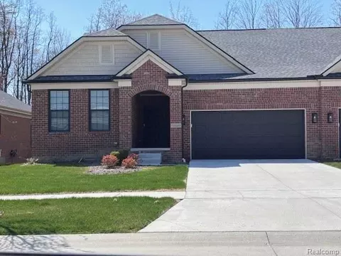 55933 Oak Pointe Dr, Shelby Township, MI 48315