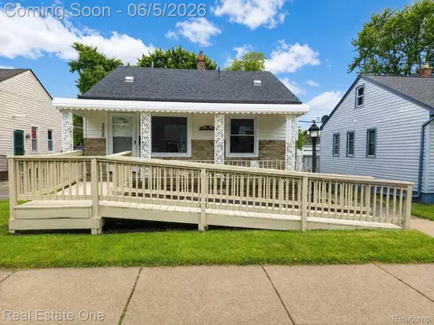 3926 21st St, Wyandotte, MI 48192