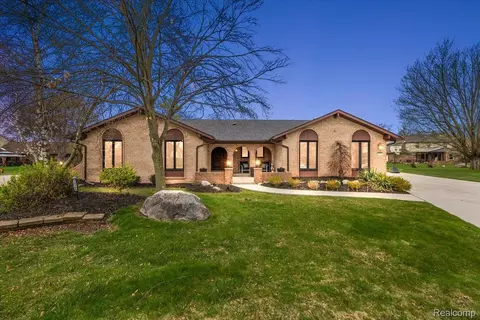 34765 Northland Dr, Livonia, MI 48152