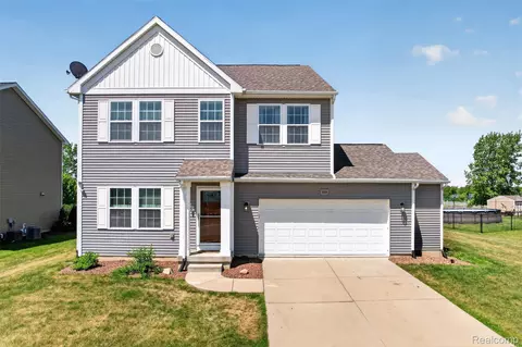 3524 Amber Oaks Dr, Howell, MI 48855