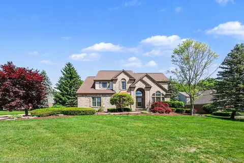 1432 Oakmont Ct, Orion, MI 48362