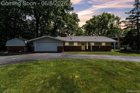 47435 N Shore Dr, Van Buren, MI 48111