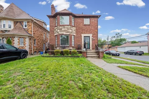 17500 Pennington Dr, Detroit, MI 48221
