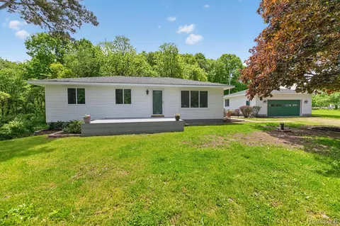 1976 Kathy Dr, Whitmore Lake, MI 48189