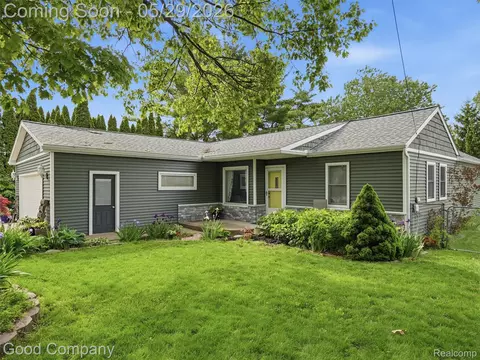 3441 Dunning Rd, Rochester Hills, MI 48309