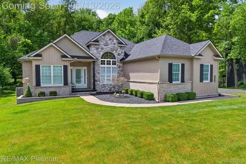 5060 Yax Pointe Dr, Marion, MI 48843