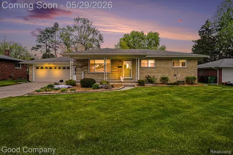 8173 Gerhardt St, Shelby Township, MI 48317