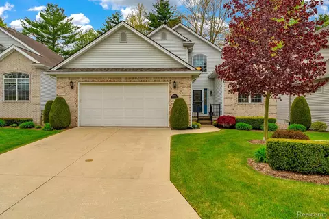 3107 Aberdeen Ct, Port Huron, MI 48060