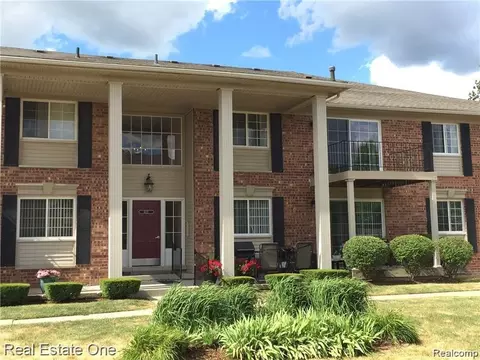 6121 Orchard Lk #202, West Bloomfield, MI 48322