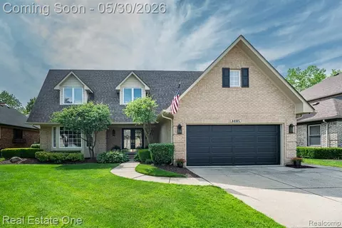44105 Dunham Ct, Clinton Township, MI 48038