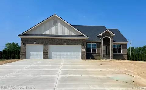 2021 Crested Butte Dr, White Lake, MI 48383