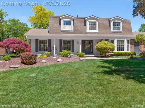35210 Lancashire Rd, Livonia, MI 48152