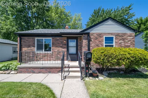15165 Garden St, Livonia, MI 48154
