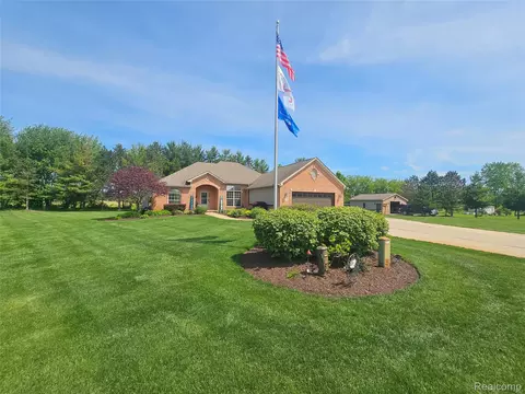10331 Pine Valley Dr, Mundy, MI 48439