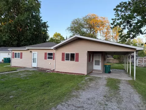 103 Andre St, Frankenlust, MI 48706