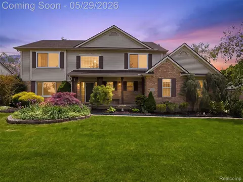 47525 River Woods Dr, Canton, MI 48188