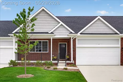 1422 Lincoln St, Lapeer, MI 48446
