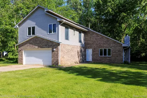 1111 Sarah Rd, Putnam, MI 48169