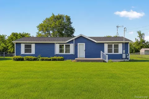 4050 Thompson Rd, Fenton, MI 48451