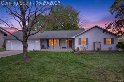 10350 Ataberry Dr, Vienna, MI 48420