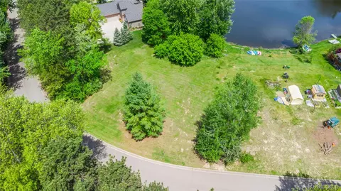 9076 Pineview Lake Ct, Argentine, MI 48451