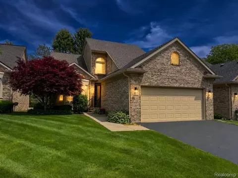 45325 Stonehedge Dr, Plymouth, MI 48170