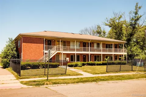 9700 Chalmers St, Detroit, MI 48213
