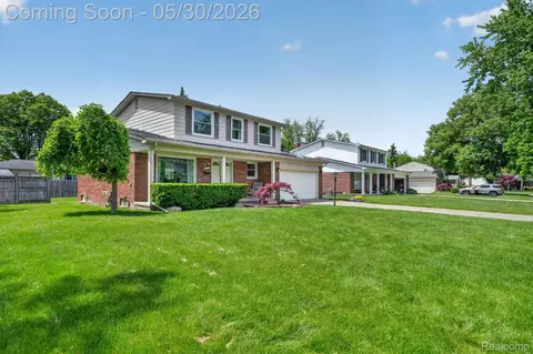 4059 Gatesford Circle Dr, Troy, MI 48085