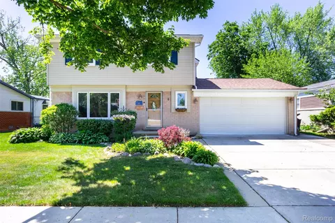919 Elmsford Dr, Clawson, MI 48017