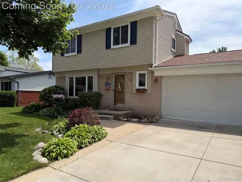 919 Elmsford Dr, Clawson, MI 48017