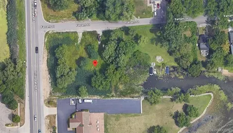 8185 Farrant St, Commerce, MI 48382