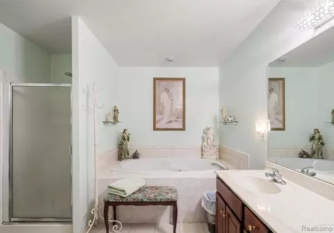 Bath - 2053 Golfcrest Dr, Davison, MI 48423 photo 2 of 2
