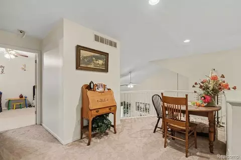 Entry Way - 2053 Golfcrest Dr, Davison, MI 48423 photo 2 of 2