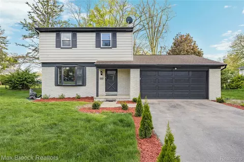 1874 Hopkins Dr, Wixom, MI 48393